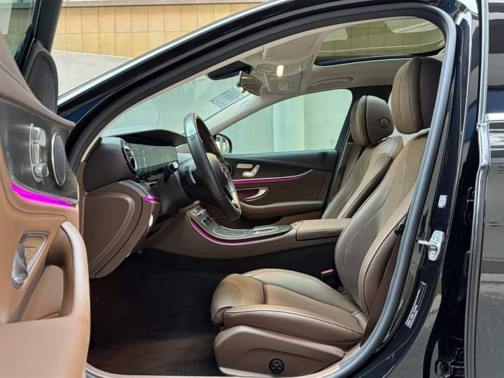 Фото 7 - Mercedes-Benz E-Class