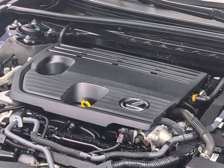 Фото 8 - Lexus ES