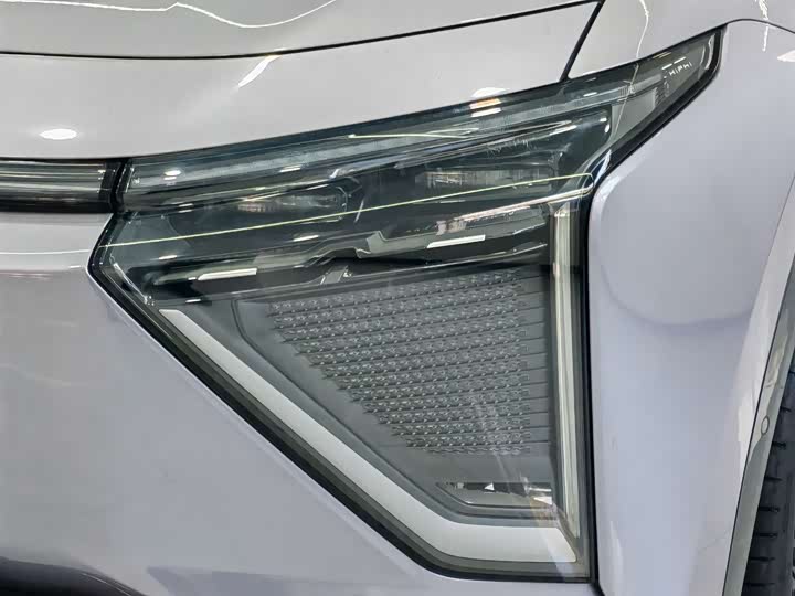 Фото 6 - HiPhi Y