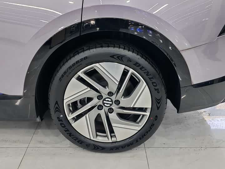 Фото 8 - HiPhi Y