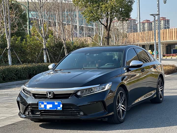 Фото 1 - Honda Inspire