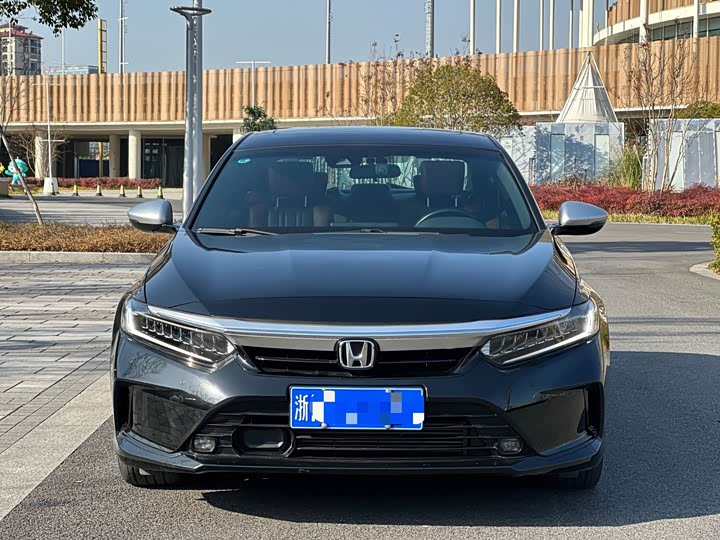 Фото 2 - Honda Inspire