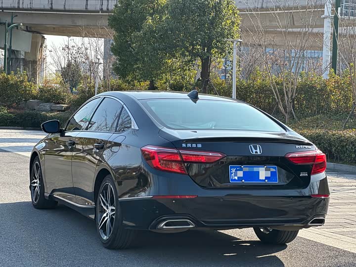 Фото 4 - Honda Inspire