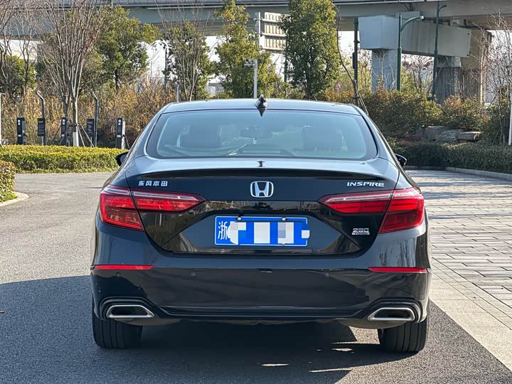 Фото 5 - Honda Inspire