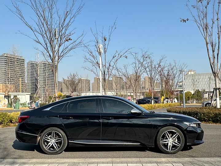 Фото 7 - Honda Inspire