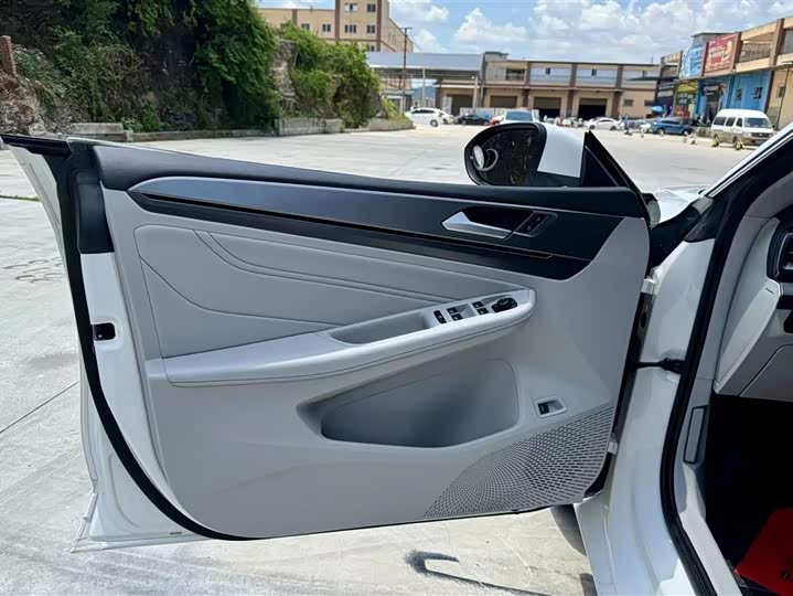 Фото 7 - Volkswagen Lamando L