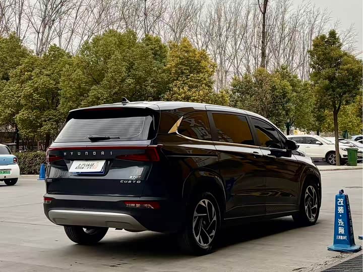 Фото 7 - Hyundai Custo