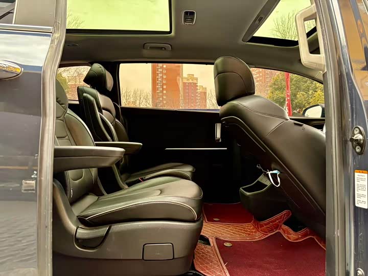 Фото 9 - Hyundai Custo