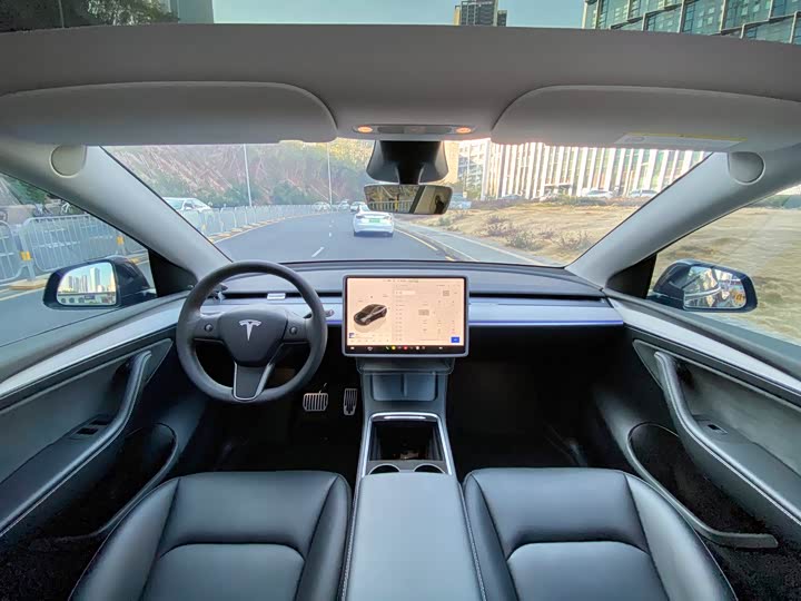 Фото 8 - Tesla Model Y