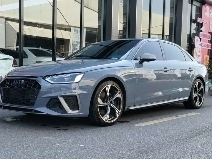 Фото 1 - Audi A4L