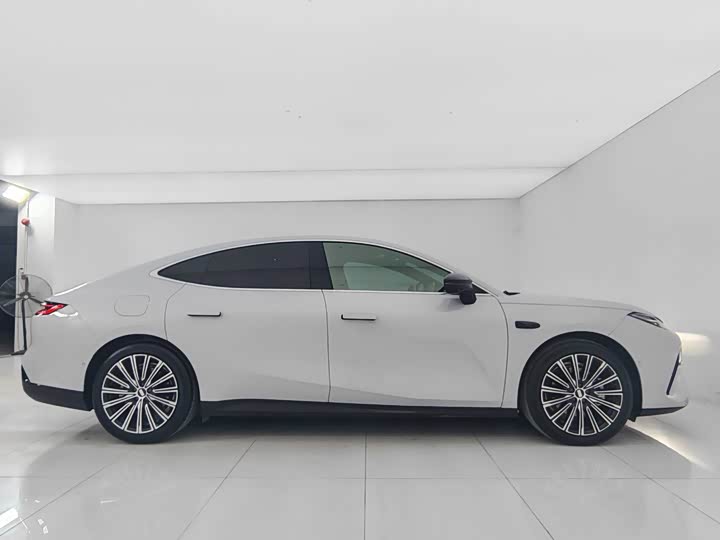 Фото 8 - Geely Galaxy Starshine 8 EM-i