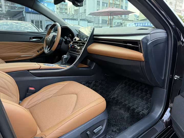 Фото 9 - Toyota Avalon