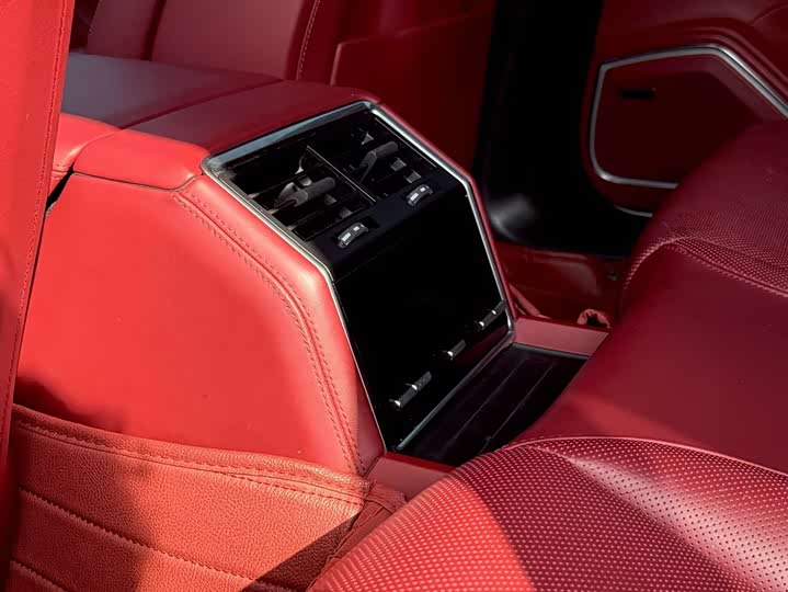 Фото 2 - Porsche Panamera