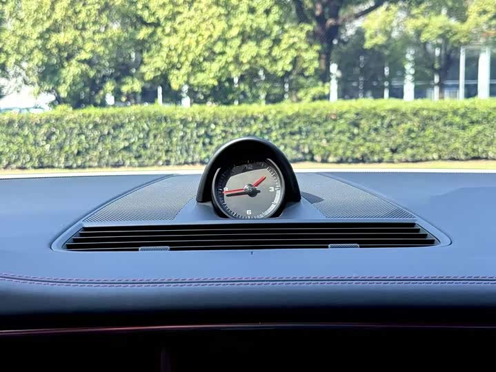 Фото 3 - Porsche Panamera