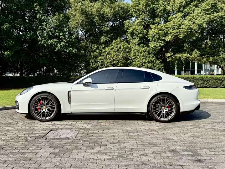 Фото 4 - Porsche Panamera