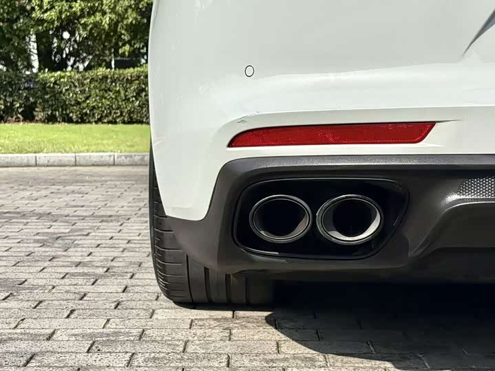 Фото 9 - Porsche Panamera