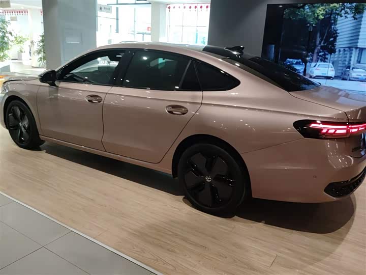 Фото 5 - Volkswagen Passat