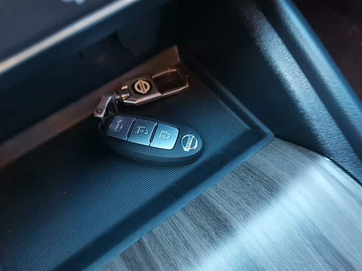 Фото 9 - Nissan Teana