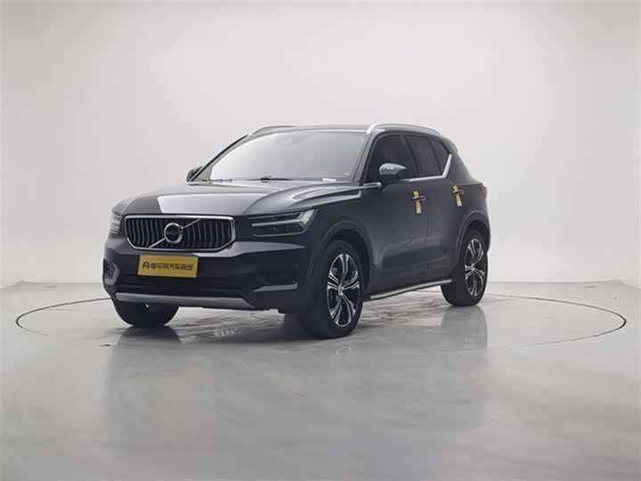 Фото 2 - Volvo XC40