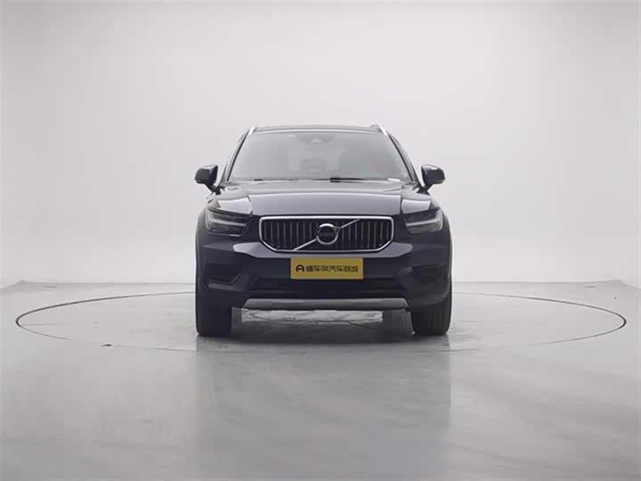 Фото 3 - Volvo XC40