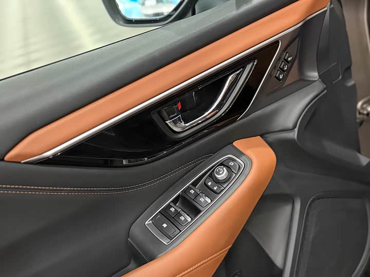 Фото 8 - Subaru Outback