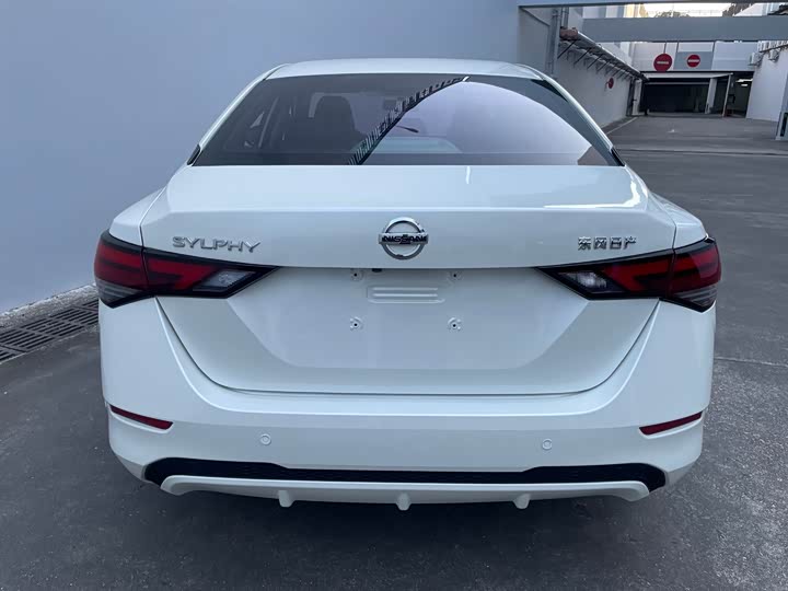 Фото 4 - Nissan Sylphy
