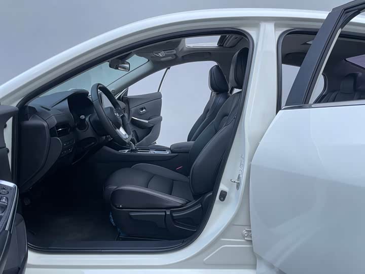 Фото 6 - Nissan Sylphy