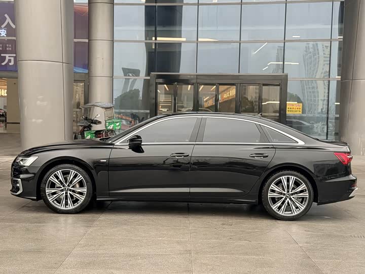 Фото 4 - Audi A6L