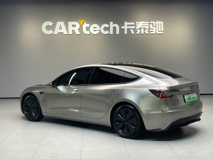 Фото 7 - Tesla Model 3