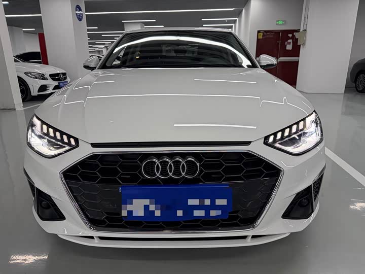 Фото 2 - Audi A4L