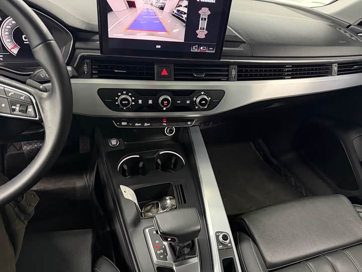 Фото 7 - Audi A4L