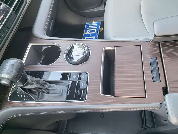 Фото 7 - Toyota Granvia