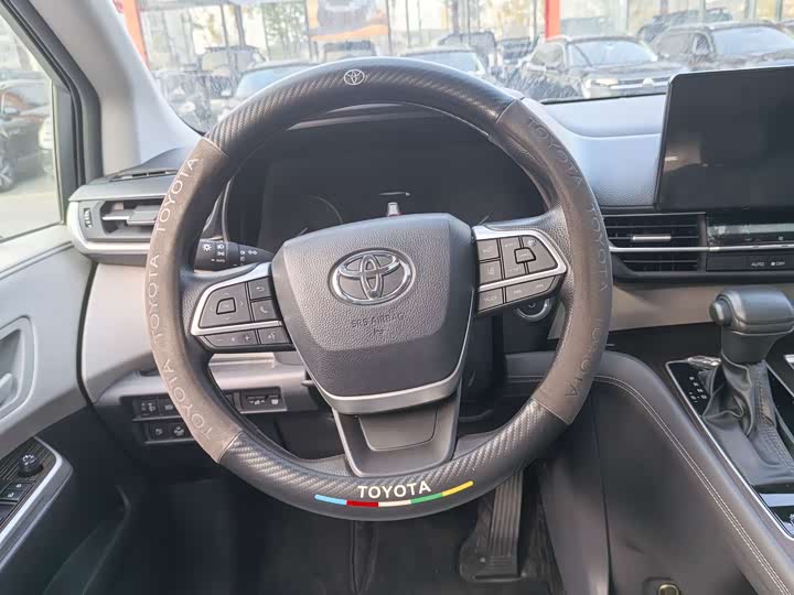 Фото 9 - Toyota Granvia