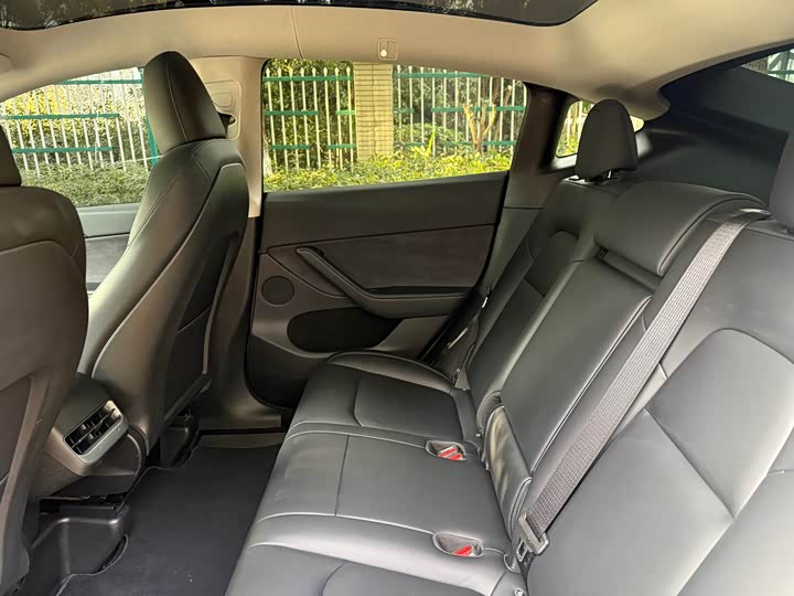 Фото 6 - Tesla Model Y