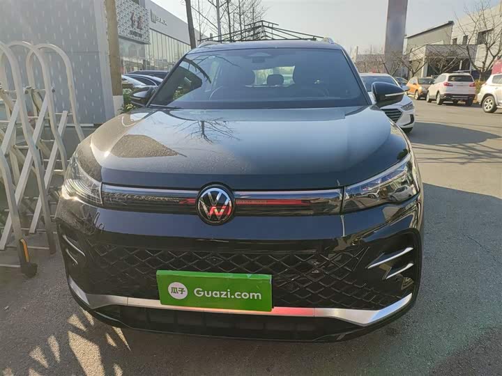 Фото 3 - Volkswagen Tiguan L Pro