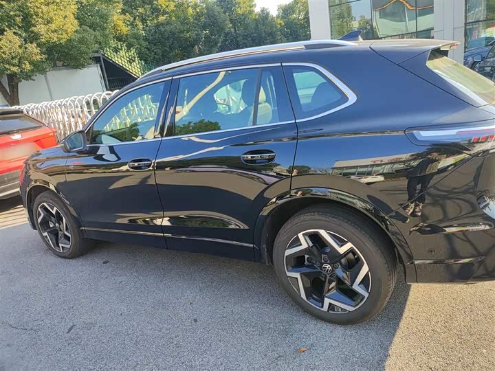 Фото 5 - Volkswagen Tiguan L Pro