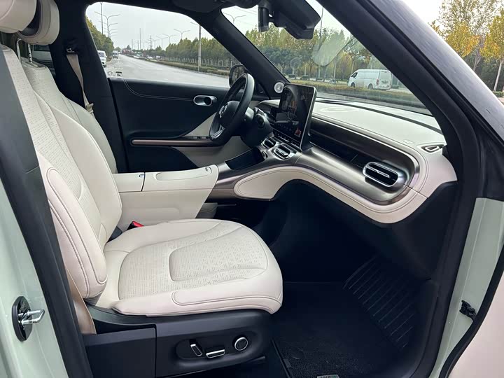 Фото 9 - Smart #1