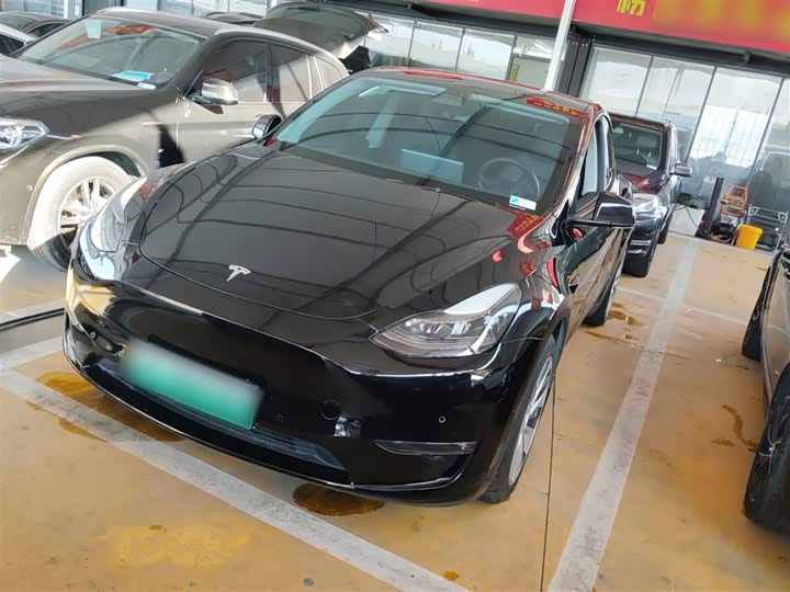 Фото 2 - Tesla Model Y