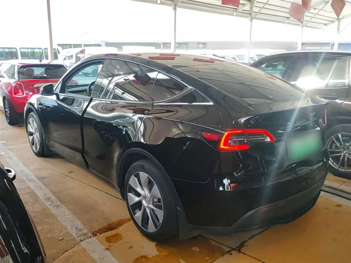 Фото 4 - Tesla Model Y