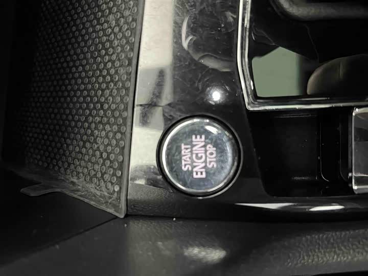 Фото 4 - Volkswagen Tharu