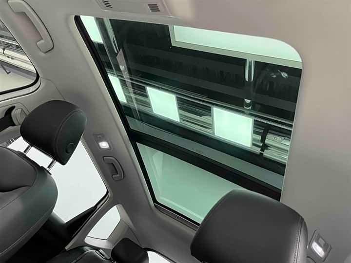 Фото 9 - Volkswagen Tharu