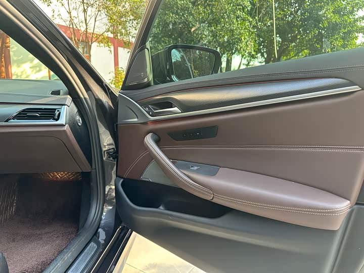 Фото 9 - BMW 5 Series