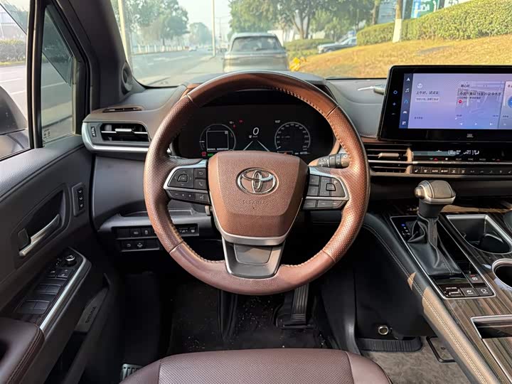 Фото 6 - Toyota Sienna