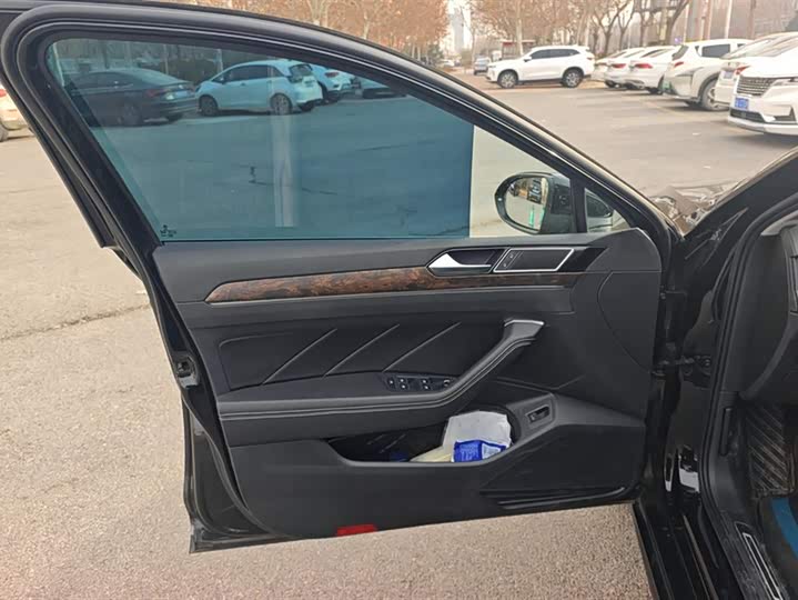 Фото 7 - Volkswagen Magotan