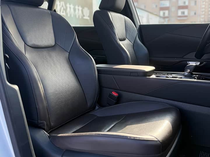 Фото 8 - Lexus RX