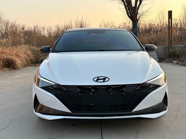 Фото 2 - Hyundai Elantra N line