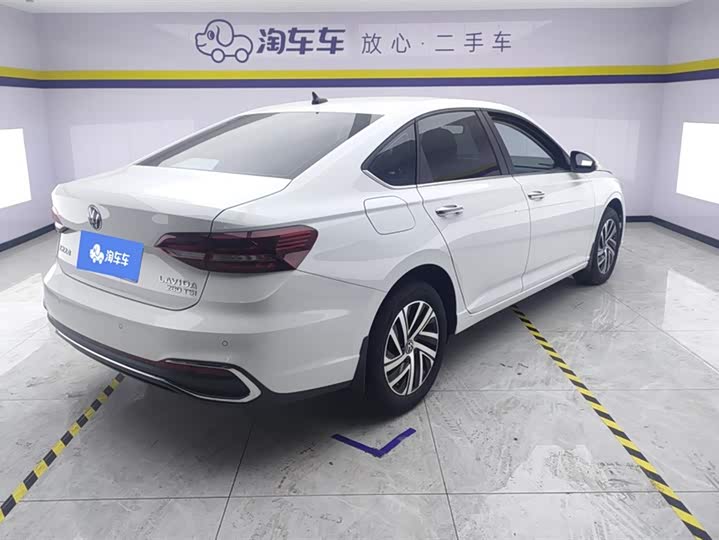 Фото 3 - Volkswagen Lavida