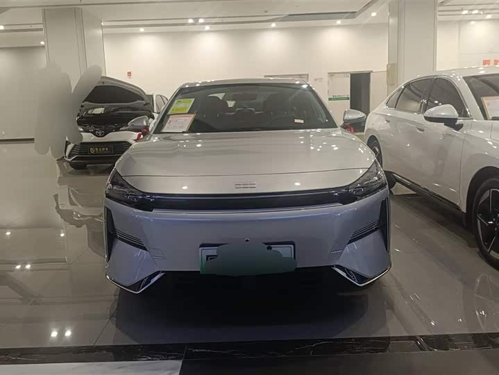 Фото 2 - Geely Galaxy L6