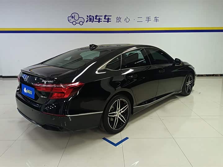 Фото 3 - Honda Inspire