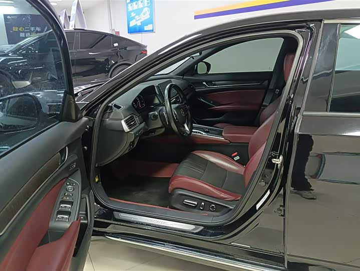 Фото 9 - Honda Inspire